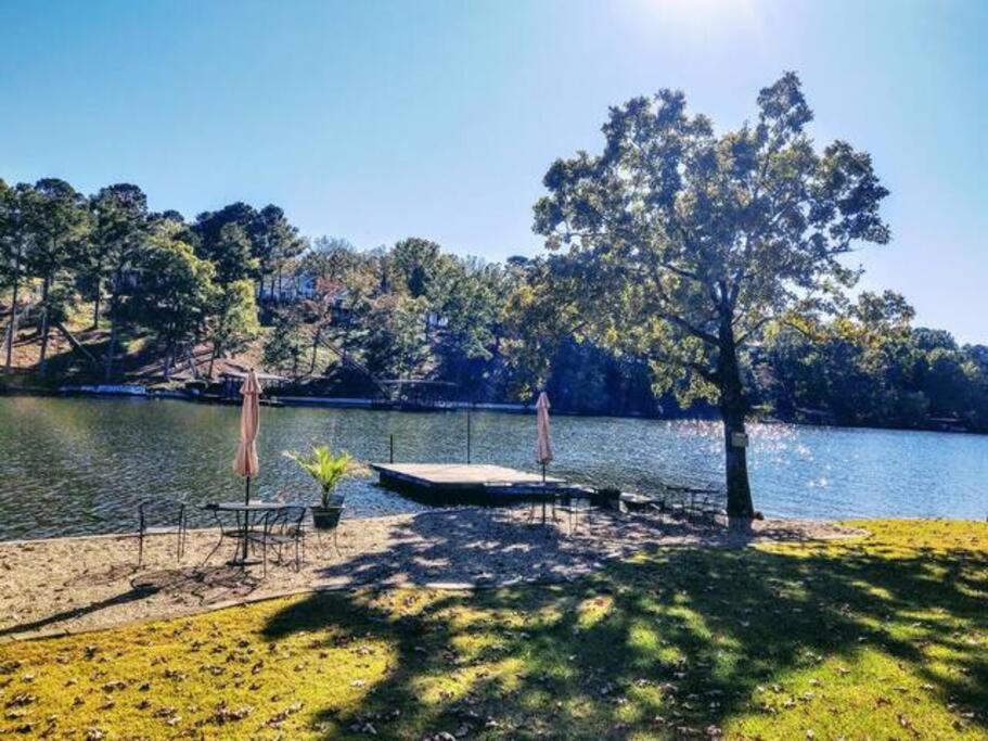 #02 - Unique Lakeside Studio Cottage- Pet Friendly Hot Springs Exterior foto